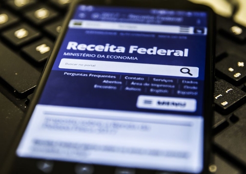Receita paga hoje lote residual de restituição do Imposto de Renda