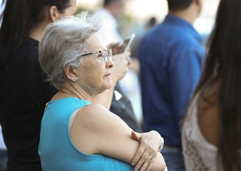 Prefeitura alerta sobre falsa seleção de idosos para trabalhar em supermercado de Manaus