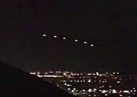 OVNI acima de Phoenix nos EUA permanece um mistério 24 anos depois