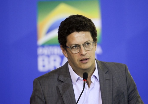 Deputados pedem afastamento imediato de Salles após operação da PF