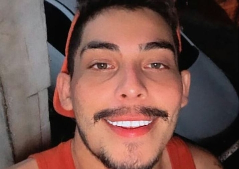 Após tiroteio com morte de influencer, velório do cantor de forró Romarinho Mec é retomado no Amazonas