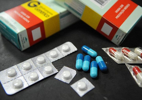 Senado debate adiamento do reajuste de preços de medicamentos