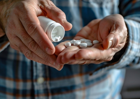 Governo zera imposto de importação de medicamentos usados contra câncer