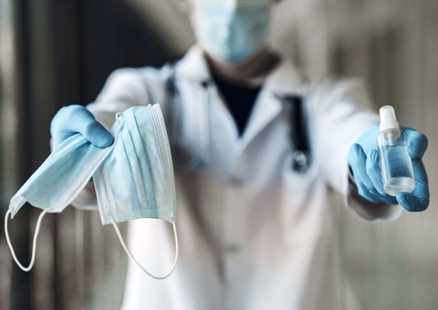 Mulher de médico que morreu após atender pacientes com Covid será indenizada