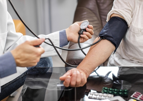 Pressão 12 por 8 deixa de ser considerada normal e passa a ser pré-hipertensão