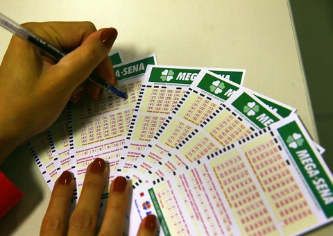 Mega-Sena acumula e prêmio sobe para R$ 47 milhões 