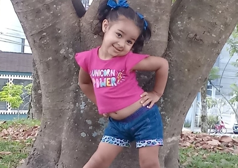 Menina de 2 anos morre após se ferir com presente pedido no Natal 