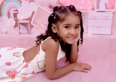 'Tava brincando, pulando na cama', diz prima de Eloá, menina morta no RJ