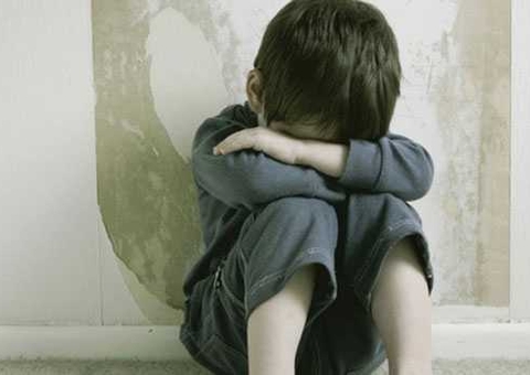 Adolescentes de 15 e 11 anos são apreendidos por estupro de primo de 8 anos em Manaus