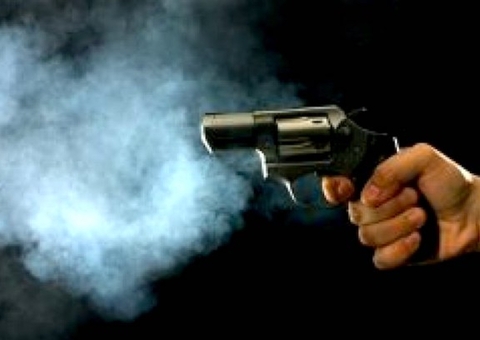 Adolescente é baleado após reagir a abordagem policial em Manaus