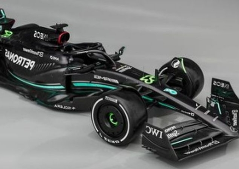 Preta, Mercedes mantém conceito único e vem mais leve para voltar ao topo