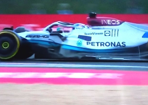 Mercedes faz dobradinha no 1º treino livre na Holanda; Verstappen abandona