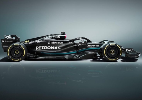 Após cancelamento, Mercedes arrisca e vai estrear pacote nas ruas de Mônaco