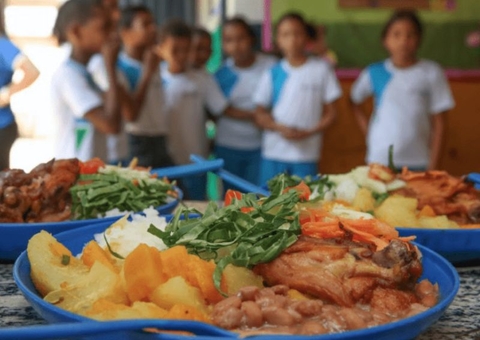 Merenda escolar consome R$ 2,5 milhões em Atalaia do Norte