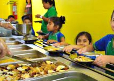 Merenda escolar tem custo de R$ 6,6 milhões em Maués