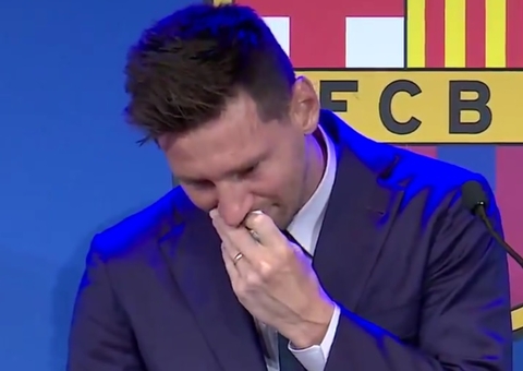Messi chora ao se despedir do Barcelona; Jogador confirmou 'conversa' com PSG