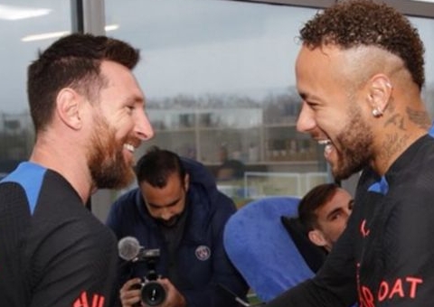 PSG prepara novo contrato de 'campeão do mundo' para Messi, diz jornal