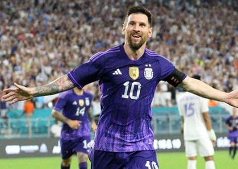 Messi faz dois e comanda vitória da Argentina contra a Jamaica