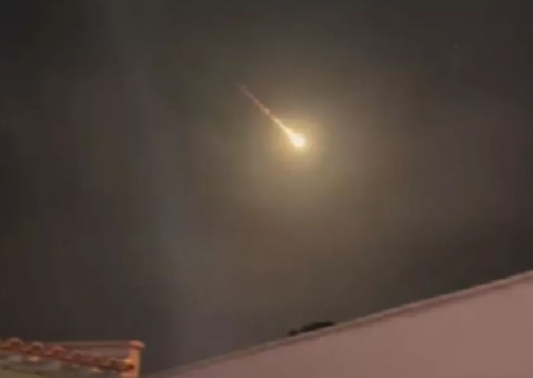Meteoro faz espetáculo no céu e surpreende moradores de Goiás; Veja vídeo