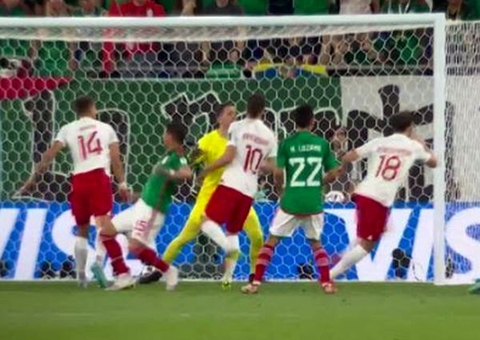 Ochoa defende pênalti e México e Polônia ficam no empate