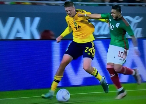 México pressiona, mas é superado pela Suécia em último jogo antes da Copa