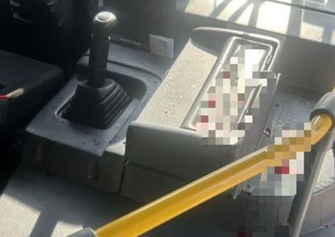 Motorista é esfaqueado em ônibus durante assalto em Manaus