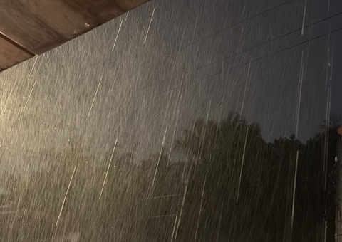 Previsão de chuva traz risco de catástrofe e alagamentos noturnos em Manaus