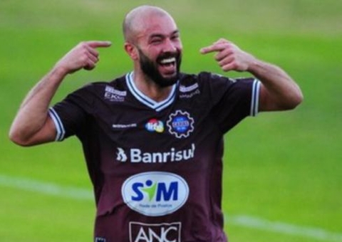 Atacante reforça Manaus FC em partida contra Volta Redonda no dia 18
