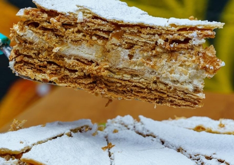 Padaria deve indenizar consumidora que comeu doce com pedaço de palito