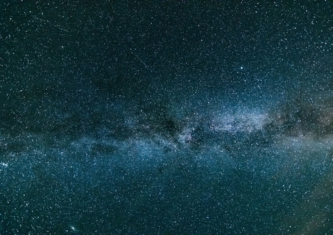 Buraco negro com massa equivalente a 33 vezes a do Sol é descoberto na Via Láctea