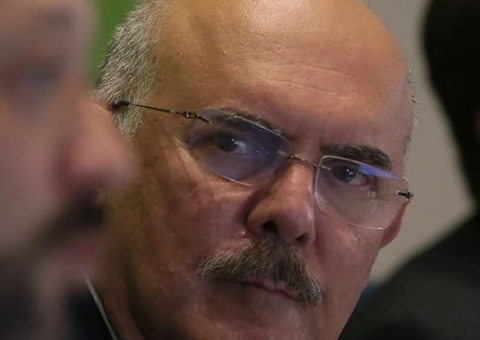 Comissão de Educação deve convocar ministro Milton Ribeiro após denúncia de favorecimento