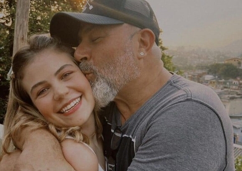 Filha de Mingau publica foto com o músico, internado na UTI