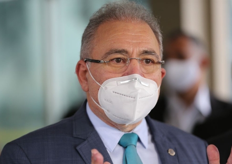 Ministro da Saúde usa aeronaves da FAB para dar carona a parentes