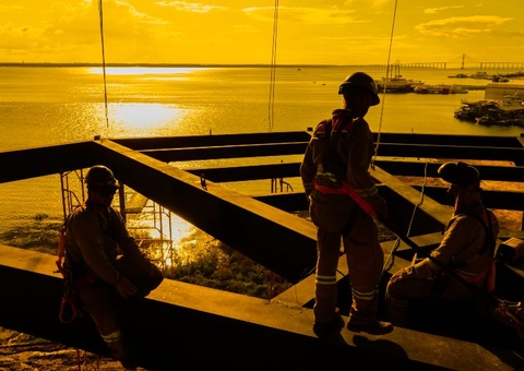 David Almeida diz que vai entregar obras de Manaus até metade do ano