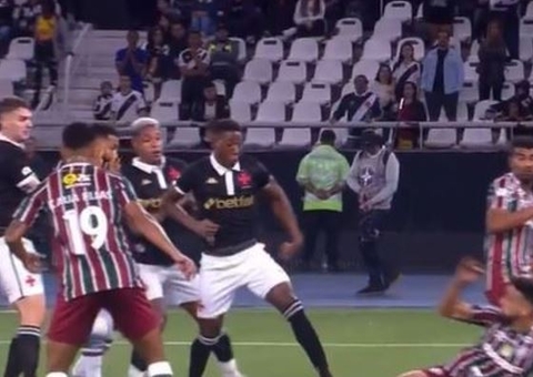 Vasco atropela Fluminense em clássico polêmico