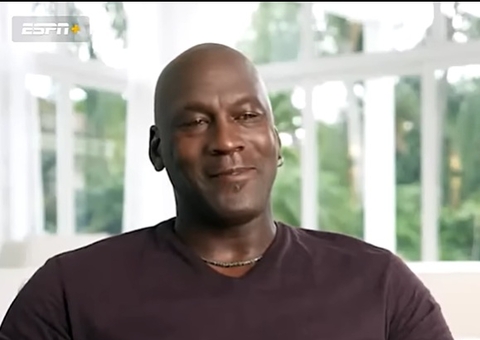 Michael Jordan surpreende ao deixar gorjeta de R$ 65 mil em restaurante 