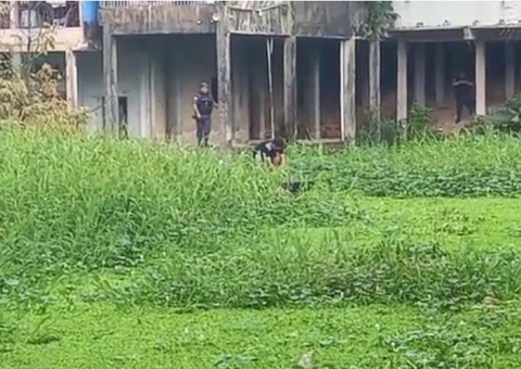 Corpo de homem é encontrado boiando em igarapé em Manaus