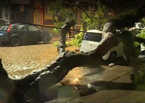 Ciclone extratropical causa devastação e deixa cidades isoladas no Rio Grande do Sul