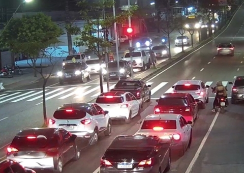 Avenidas de Manaus vão ganhar semáforos inteligentes nos próximos dias 