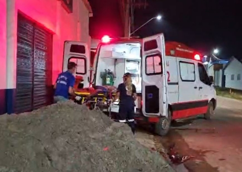 Homem é achado jogado na frente de igreja após ser atacado a terçadadas no Amazonas 