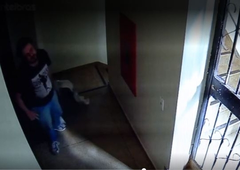 Polícia investiga se homem flagrado levando menina em mala integra rede de pedofilia