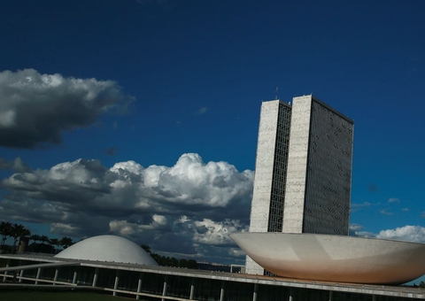 CCJ da Câmara aprova suspensão de validade de concursos na pandemia