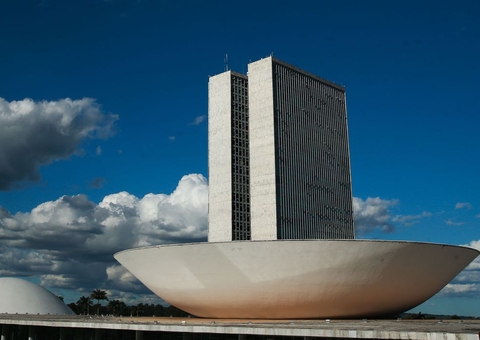 Câmara aprova PEC que estabelece piso salarial de agentes de saúde