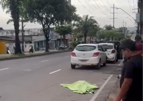Motorista atropela venezuelana e foge na Av. Autaz Mirim; vítima não resistiu