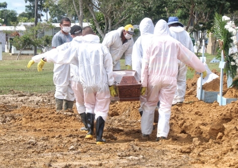 40% das mortes por covid no Amazonas são de pessoas com menos de 60 anos