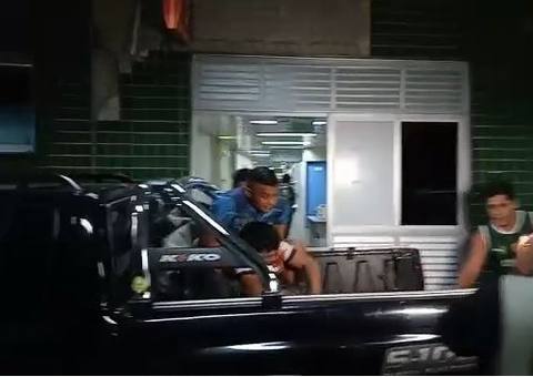 Criminosos matam um e deixam dois baleados após assalto frustrado em Manaus