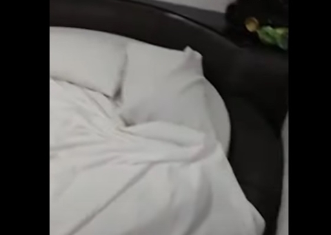 Mãe é detida após levar filho de 7 anos para motel com três pessoas