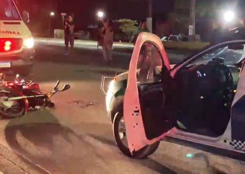 Motociclista é baleado ao tentar 'furar' blitz e atropelar PM em Manaus