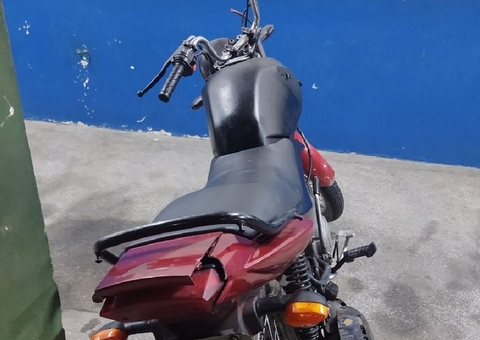 Dupla em moto é presa enquanto tentava roubar celular em Manaus