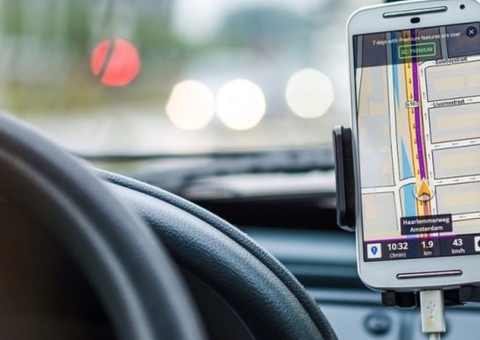 Adolescente diz ter sido estuprada após desmaiar em carro de aplicativo